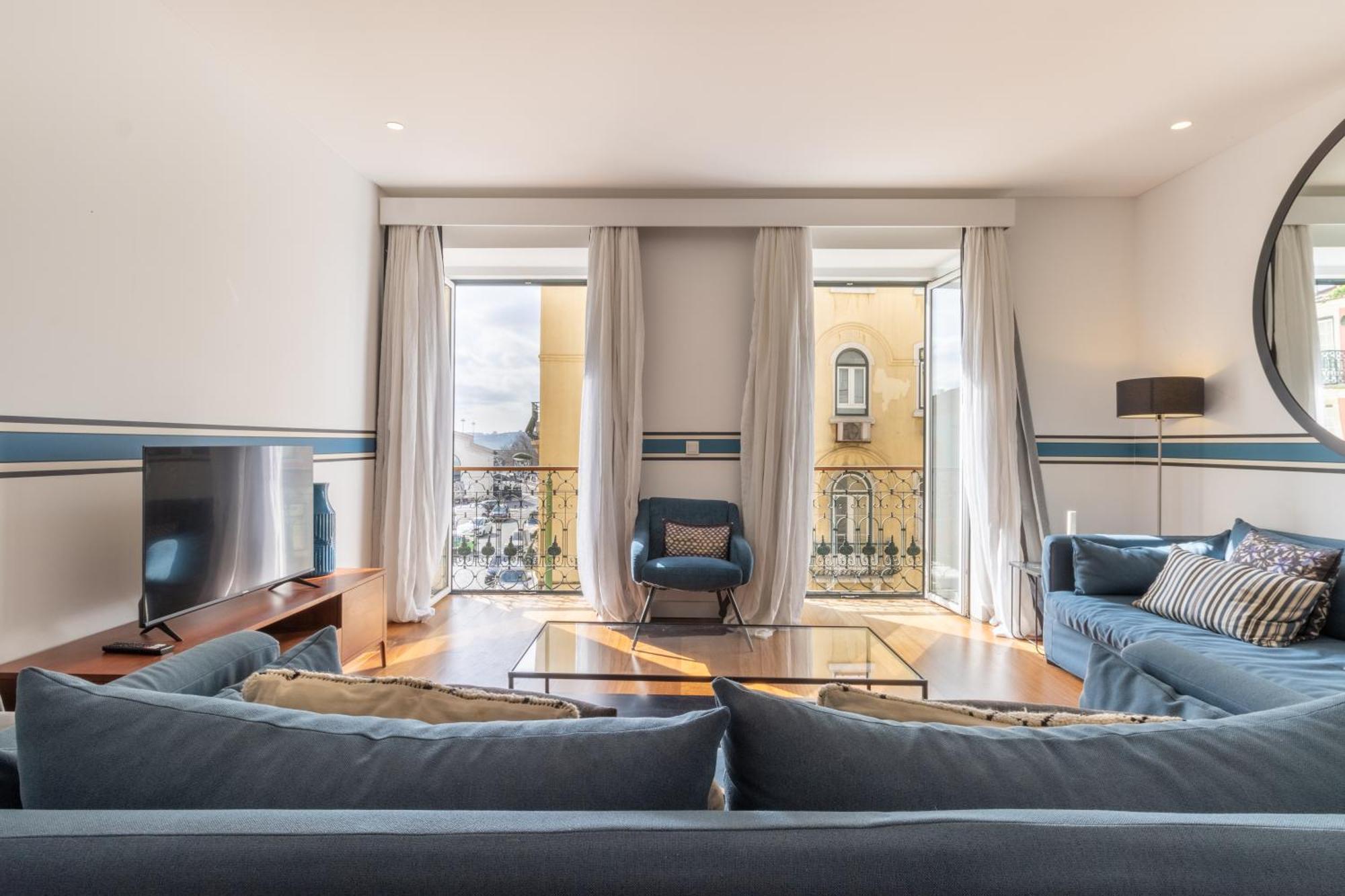 Appartamento Modern 3Br, Terrace, Ac/Heating & Self Check-In Lisbona Esterno foto