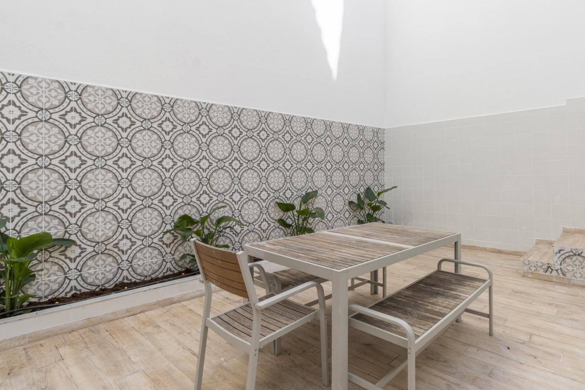 Appartamento Modern 3Br, Terrace, Ac/Heating & Self Check-In Lisbona Esterno foto
