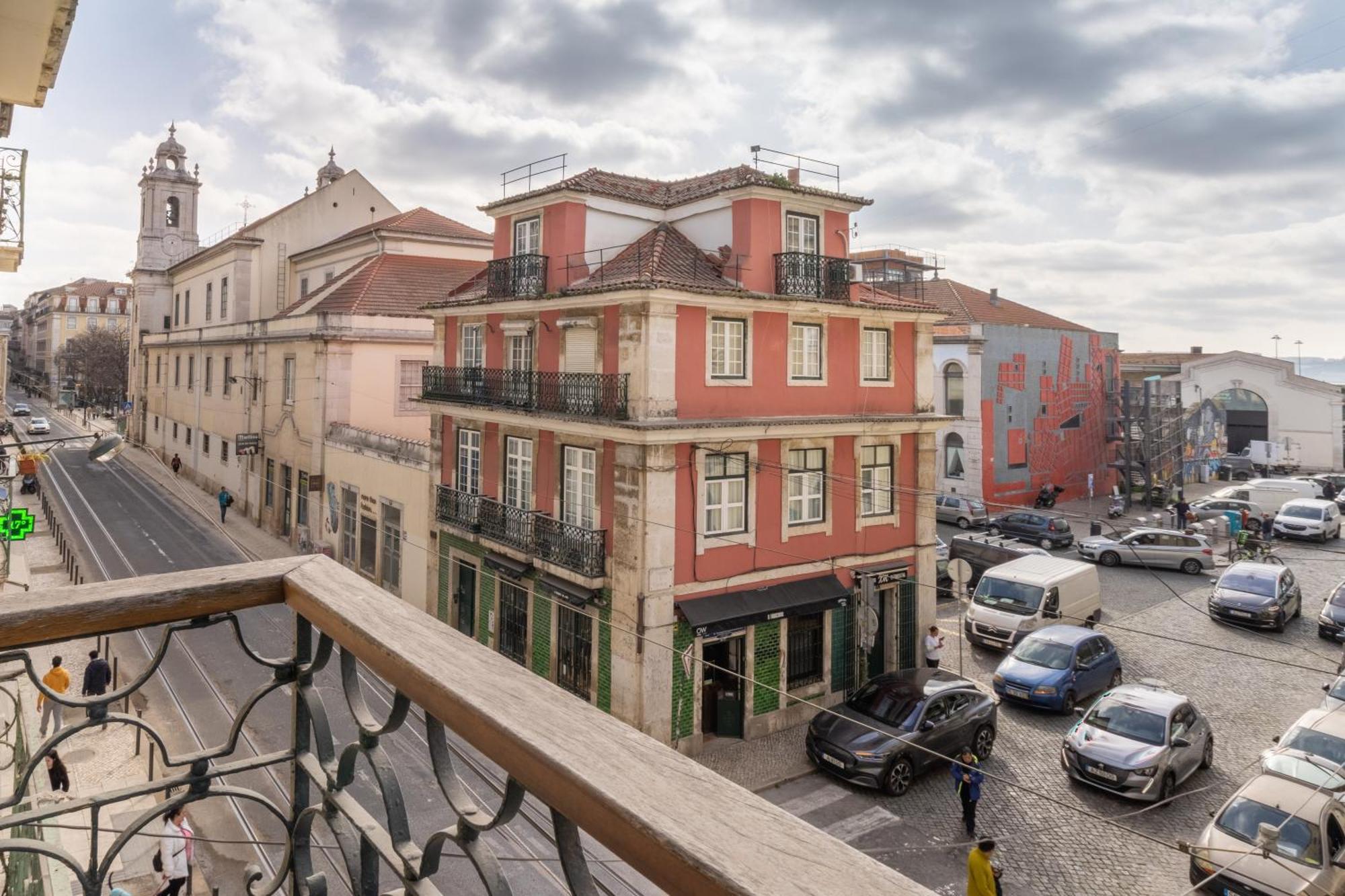 Appartamento Modern 3Br, Terrace, Ac/Heating & Self Check-In Lisbona Esterno foto